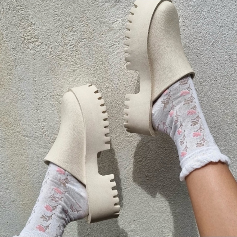 Sold* Jeffrey Campbell Rubber Bae Mule in Ivory - Picture 3 of 9